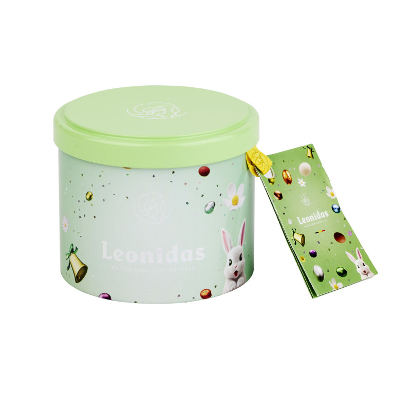 Cylindre en métal garni de petits oeufs